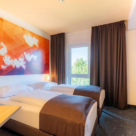 B&B Hotel Stuttgart-Bad Cannstatt ภายนอก รูปภาพ
