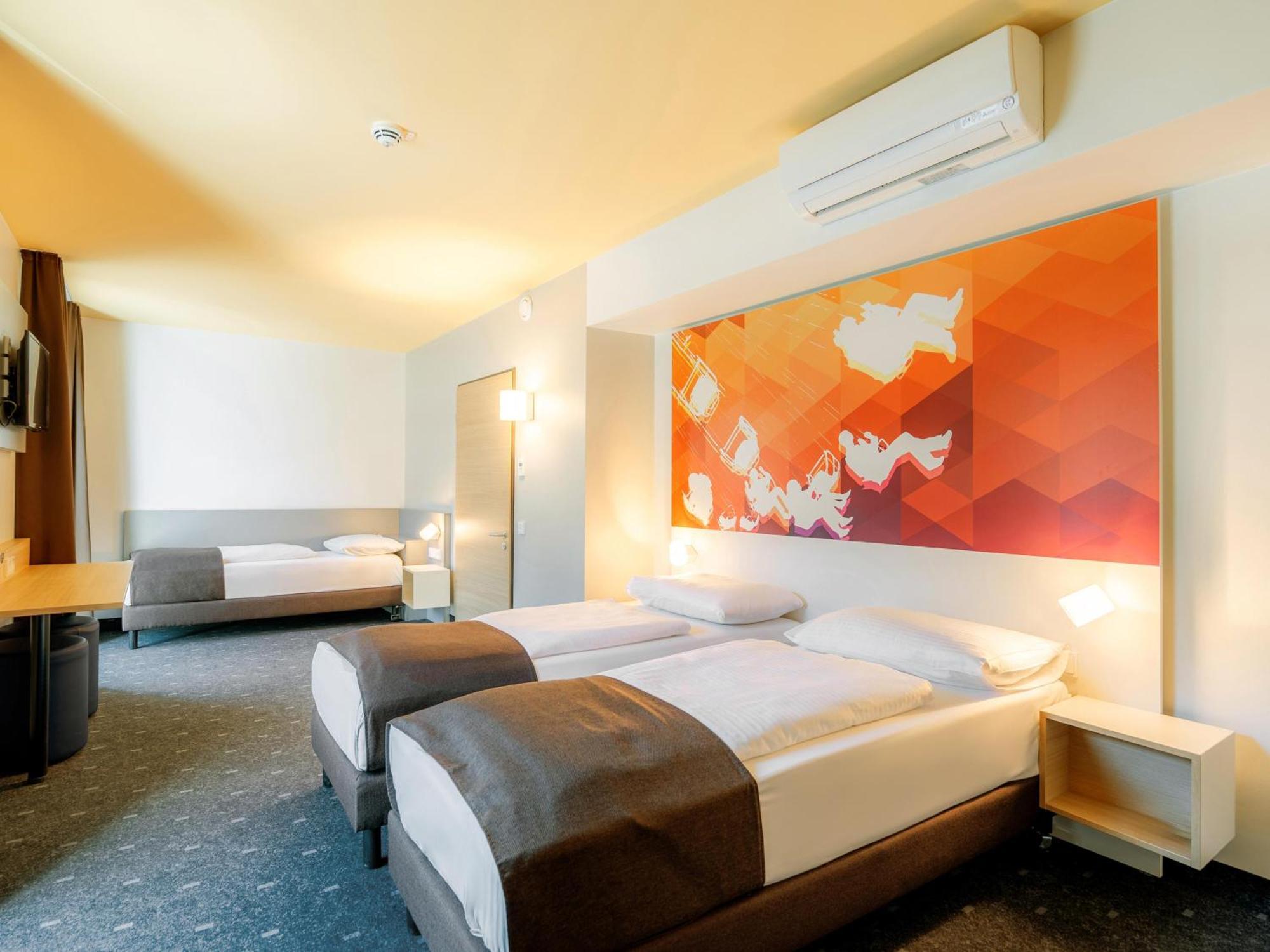 B&B Hotel Stuttgart-Bad Cannstatt ภายนอก รูปภาพ