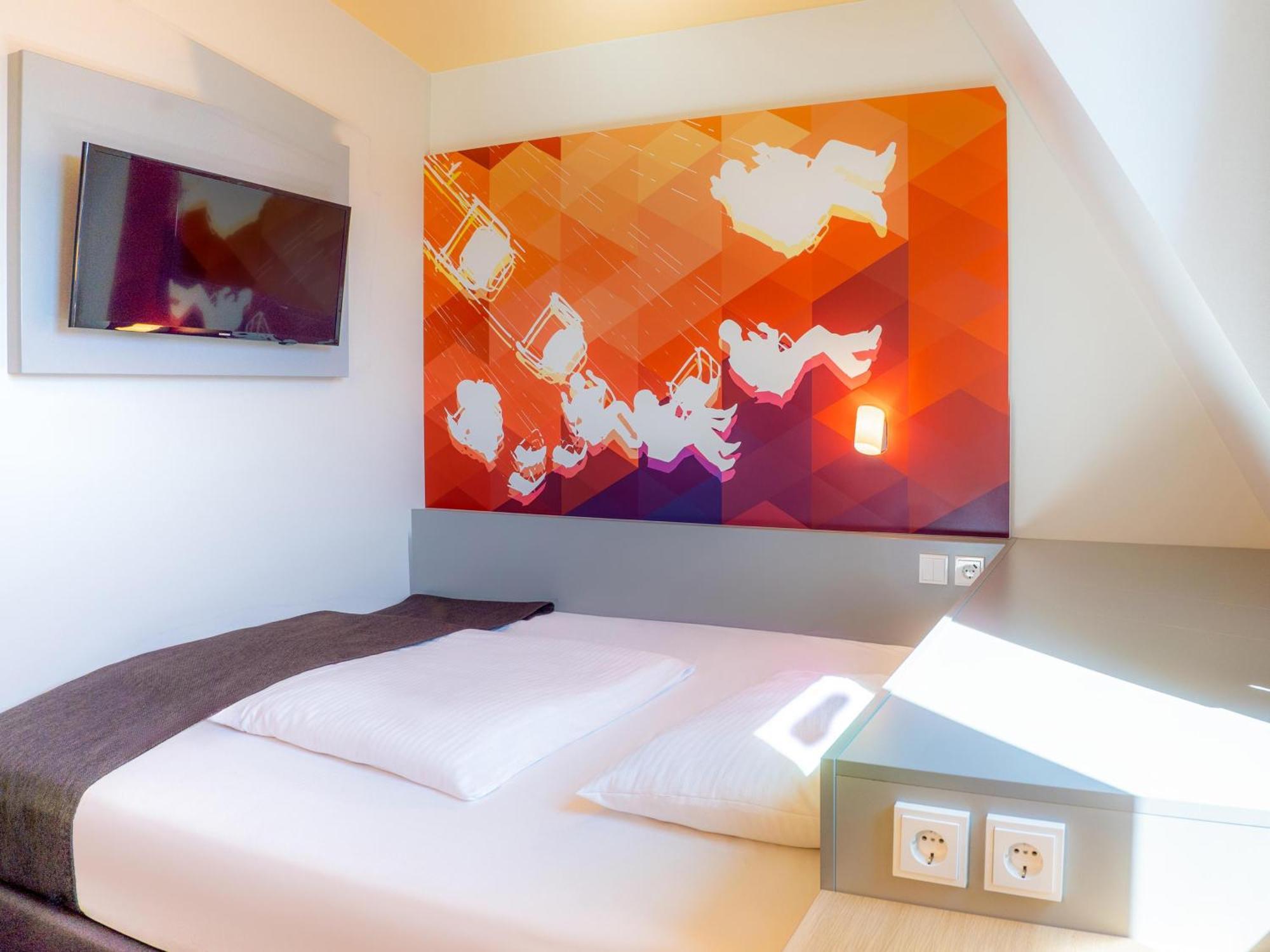 B&B Hotel Stuttgart-Bad Cannstatt ภายนอก รูปภาพ