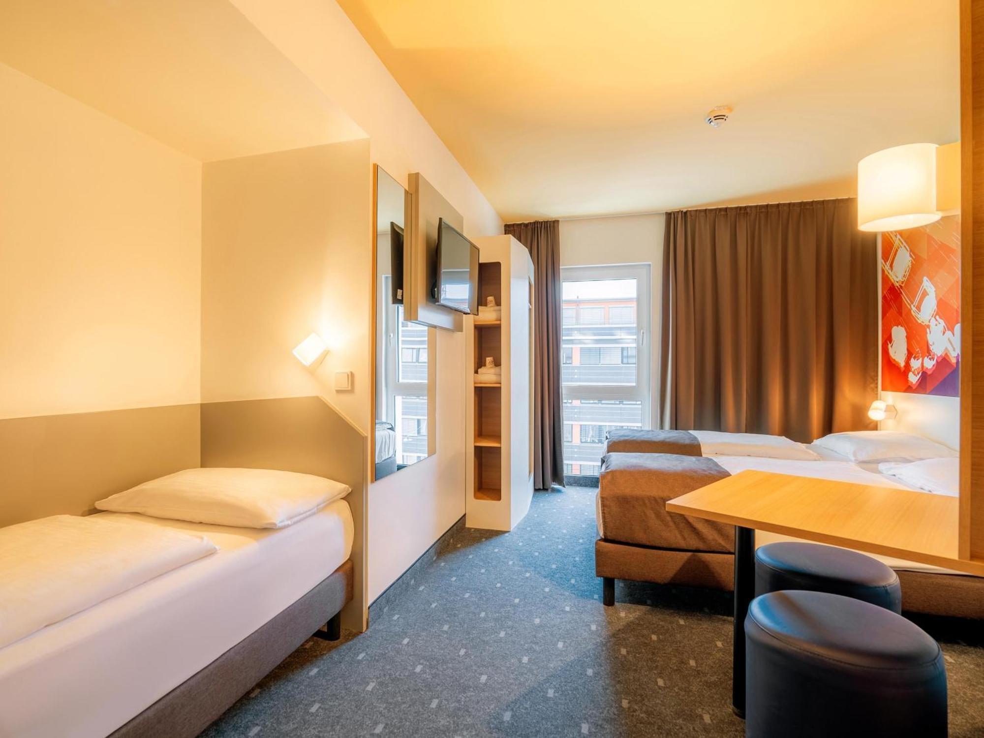 B&B Hotel Stuttgart-Bad Cannstatt ภายนอก รูปภาพ
