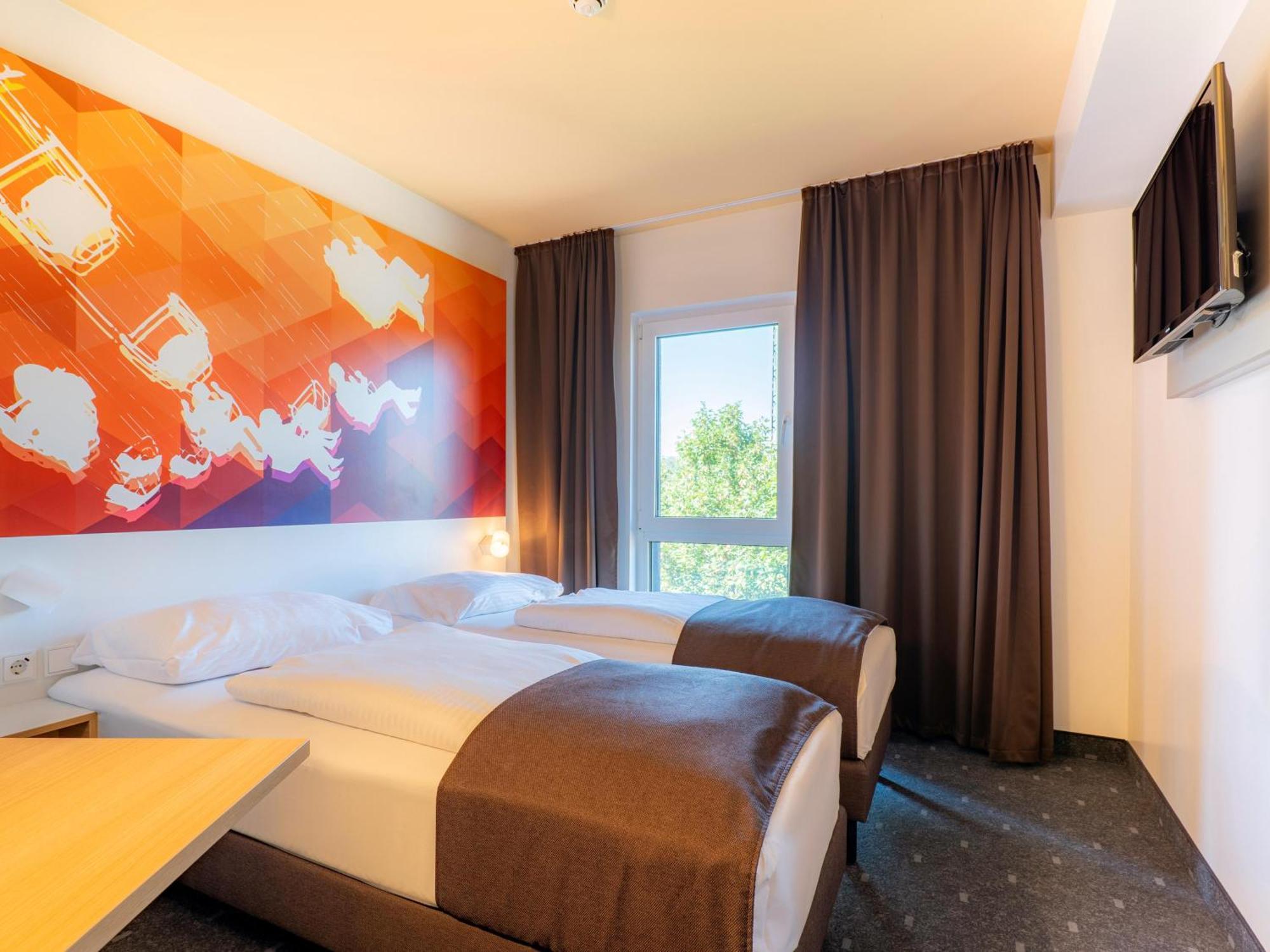 B&B Hotel Stuttgart-Bad Cannstatt ภายนอก รูปภาพ